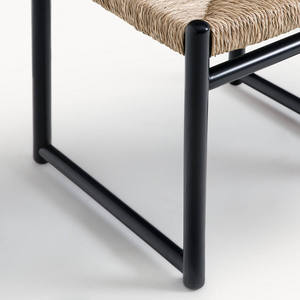 Silla de Comedor Ecológica Hecha a Mano de Ratán con Estructura de Mimbre, Respaldo de Caña y Patas Negras para Uso en el Hogar o Restaurantes - Product Image 5