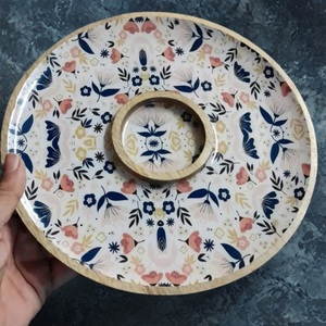Elegante Plato de Madera con Diseño Esmaltado, Bandeja de Madera, Bandeja Esmaltada, Plato Impreso a un Precio Muy Competitivo - Product Image 1