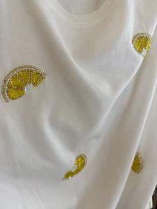 Tops Cortos Tradicionales Indios con Bordado de Cuentas y Detalles Hechos a Mano con Cuentas de Semillas para Bautizo - Product Image 4