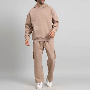 Survêtement décontracté pour hommes, conçu pour le confort et la flexibilité, ensemble de survêtement doux et respirant pour les activités quotidiennes des hommes - Product Image 1