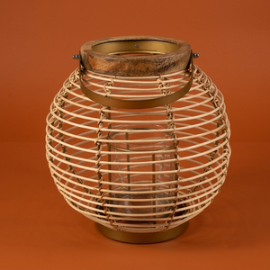 Hermosa Linterna Esférica de Metal con un Collar de Madera, Asa Dorada Fija y Portavelas Central de Cristal Tipo Huracán - Product Image 1