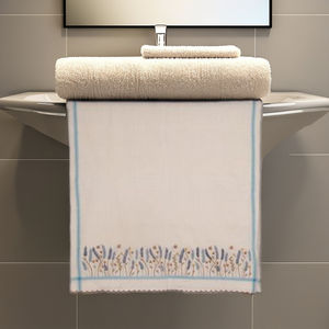 Serviette artisanale STUDIO N JUNGLE LEAVES en coton 100% tissé à la main - Product Image 3