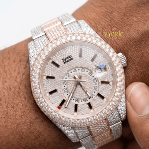 Montre-bracelet de luxe personnalisée faite à la main avec cadran rond en acier inoxydable et pierres de moissanite VVS, style Iced Out - Product Image 5
