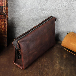 Pochette d'affaires en cuir véritable avec finition haut de gamme et organisation pratique pour les professionnels de bureau, en vente à prix réduit - Product Image 3