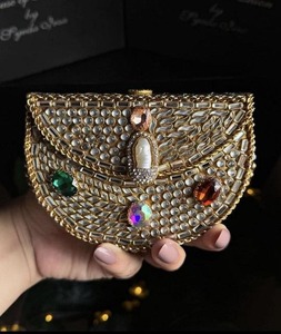 Bolso de mano ovalado de arte popular para mujer, artesanía natural, mosaico de nácar y Kundan multicolor - Product Image 4