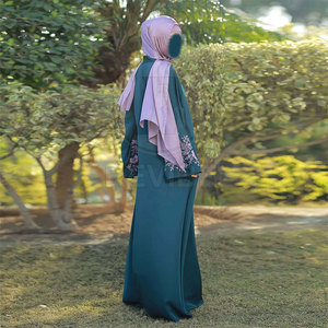 Abaya de qualité supérieure pour femmes, idéale pour la prière et les tenues quotidiennes décontractées. - Product Image 3