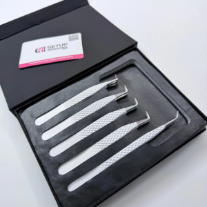 Pinzas para Extensión de Pestañas GETUP BROSONS IMPEX al por Mayor, de Acero Inoxidable Antimagnético con Recubrimiento de Polvo Blanco, Punta Plateada con Agarre de Diamante - Product Image 1