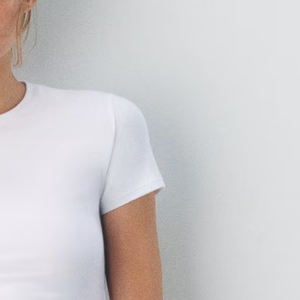 T-shirt imprimé graphique décontracté et confortable pour femme, haut d'été en matière de haute qualité, fournisseur en gros, coupe courte 2026 - Product Image 3
