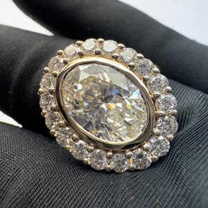 แหวนเพชรทรงรี 14K ทองคำเหลือง ประดับเพชรทรงกลมด้านข้าง 4.00 กะรัต เครื่องประดับหรูหรา - Product Image 5