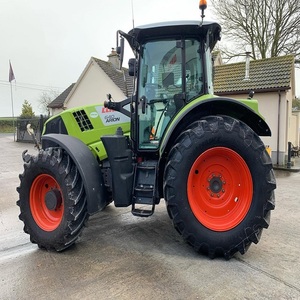 Compre un Tractor Claas Profesional con Cargador, Maquinaria Potente y Eficiente para Trabajos al Aire Libre a Gran Escala, Disponible en Stock - Product Image 5