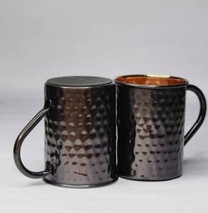 Mug en cuivre pur, au look audacieux et luxueux, idéal pour les maisons, bars et restaurants contemporains. Fabriqué à partir de matériaux de haute qualité. - Product Image 3