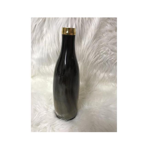 Bouteille en corne de buffle naturelle faite à la main, style médiéval, pour alcool et vin, par Perfect Enterprises - Product Image 3