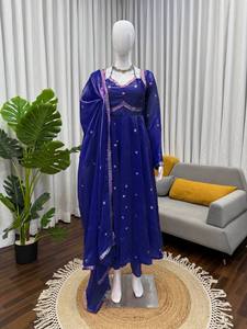Robe Anarkali bleue brodée avec dupatta, robe de mariage ethnique pour femmes, vêtements d'Inde et du Pakistan - Product Image 1