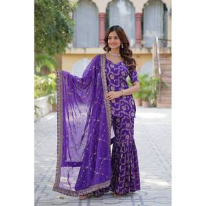 Ensemble de costume en mousseline de soie violette de créateur Livewear avec broderie de paillettes, 100% polyester, taille M, pour les occasions spéciales des femmes - Product Image 2