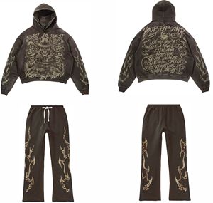 ชุดเซ็ตเสื้อฮู้ดดี้พิมพ์ลายสกรีนแบบดิสเทรส พร้อมกางเกงวอร์มขาบานฟอกสีสไตล์วินเทจ คุณภาพสูง พร้อมป้ายโลโก้แบบสั่งทำพิเศษ - Product Image 1