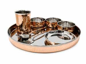 Juego de Thali de Lujo Clásico de Cobre Martillado y Acero con Cuencos, Cuchara de Vidrio y Tenedor, Vajilla India Premium para Uso en el Hogar y Restaurantes - Product Image 4