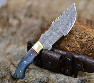 Nouveau Couteau Tracker en Acier Damas Fait Main Personnalisé avec Fourreau en Os - Lame de 6 pouces Ambidextre Multi-Usages pour la Chasse et la Survie - Product Image 4