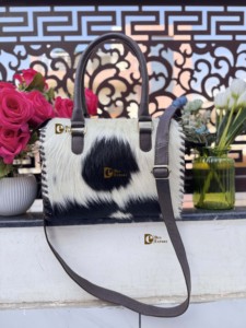 Bolsos de Piel Vacuna de Última Moda, Bolsos Cruzados de Hombro de Alta Calidad, Tamaño Mediano, para Uso Diario de Mujeres - Product Image 1