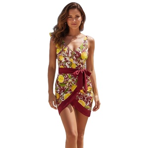 Maillot de bain bikini en polyester à motif floral, design coloré, vêtements de sport tendance pour seniors, coupe ajustée, tenue de plage - Product Image 4