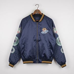 Blouson bomber brodé sur mesure Dragon & Tigre d'inspiration japonaise pour les marques de streetwear et les labels privés - Product Image 3