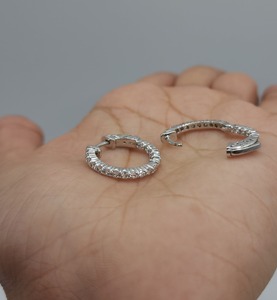 Pendientes de Aro Huggie de Oro de 14K con Diamante Cultivado en Laboratorio de 1 Ct, Diamante en el Interior, Regalo de Lujo para Mujer, Joyería Minimalista para Bodas y Fiestas - Product Image 1