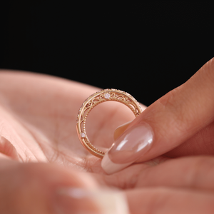 Anillo de eternidad vintage de oro amarillo de 18 quilates con diamantes cultivados en laboratorio, corte brillante redondo, diseño floral Milgrain, certificado por IGI. - Product Image 6