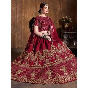 Adorable vêtements de mariage en soie brodés rouges Lehenga Choli - Product Image 6
