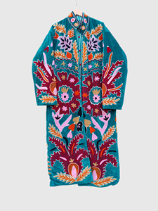Chaqueta Larga de Terciopelo Bordada a Mano para Mujer, Talla Grande, Cuello Mandarín, Manga Larga, Estampado Floral, Ropa de Otoño - Product Image 1