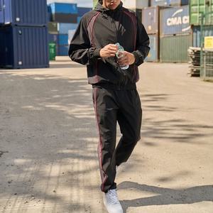 Survêtement en nylon léger personnalisé avec patchwork, veste zippée à bandes réfléchissantes, ensemble de jogging 2 pièces, coupe-vent, survêtement pour homme - Product Image 5