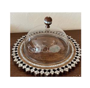 Bandeja árabe de madera con acabado antiguo y trabajo de nácar, elegante adorno para el hogar y decoración de mesa. - Product Image 1