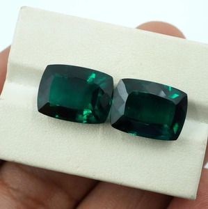 HAYAAT GEMS Esmeraldas Zambianas Cultivadas en Laboratorio, Corte Cojín, Cambio de Color Verde, 20.30 Ct, Par, Modelo N-72, Joyería de la India - Product Image 2
