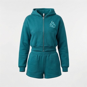 Ensemble short et sweat à capuche en polaire teal pour femme avec logo flamme – Tenue décontractée toutes saisons - Product Image 1