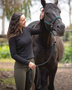 Camiseta de equitación para mujer OEM, ligera, de manga corta, transpirable, elástica, para entrenamiento ecuestre, venta al por mayor. - Product Image 5