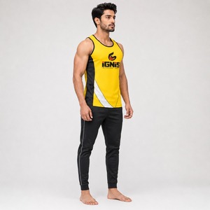 Camiseta sin mangas ligera para hombre diseñada con materiales transpirables para máxima comodidad durante entrenamientos y actividades al aire libre. - Product Image 6