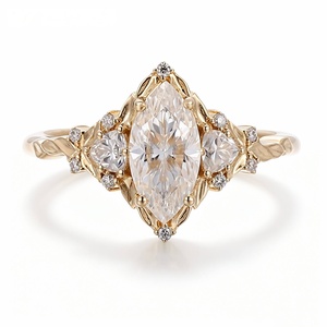 Bague de fiançailles et d'anniversaire en argent 925 avec diamants CARATOVA DIAMONDS, design vintage à motif de feuille sculptée, bijoux fins personnalisés pour femmes - Product Image 2