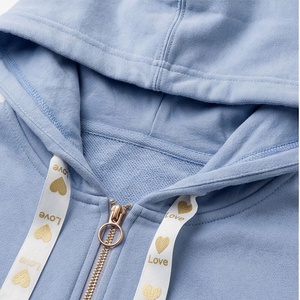 Conjunto de Sudadera con Capucha y Pantalones Cortos de Felpa Azul para Mujer, con Estampado de Corazones Dorados, Corte Holgado Informal, Cierre de Cremallera Frontal, Traje Deportivo de 2 Piezas para Primavera/Verano - Product Image 4