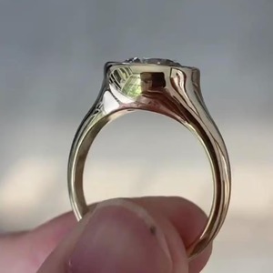 Anillo de Compromiso con Diamante Cultivado en Laboratorio de 3 Quilates, Corte Redondo, Engaste de Bisel, Oro Amarillo de 14k, con Certificado IGI y Claridad VVS-VS - Product Image 4