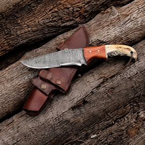 Cuchillo de Camping Hecho a Mano con Hoja de Acero de Damasco de Punta Caída y Borde Recto, Mango de Cuerno y Madera, Funda de Cuero - Product Image 6