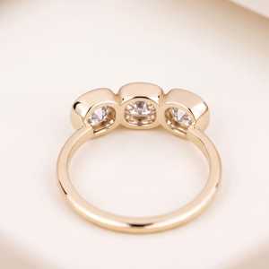 Anillo de Oro Sólido de 10K, 14K, 18K con Diamante Cultivado en Laboratorio de Alta Calidad, Color E, Claridad VVS, Corte Cojín de 1.68 CT, Engaste en Bisel, Joyería Fina - Product Image 5