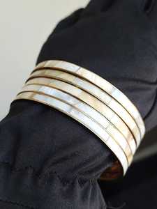 กำไลข้อมือเรซิ่นเคลือบเงา กันน้ำ สีเมทัลลิก งานแฮนด์เมดสุดพิเศษ สำหรับผู้หญิง ของขวัญทางธุรกิจ ของขวัญวันหยุด ของขวัญงานอีเว้นท์ สั่งทำได้ - Product Image 6