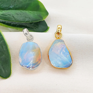 Colgante de fluorita multicolor en bruto con engaste, dijes de fluorita arcoíris bañados en oro, colgante de joyería de cristal curativo, dije con engaste de 10-12mm - Product Image 2