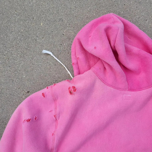 Sweat-shirt rose oversize à capuche, design découpé et vieilli, en tissu French Terry unisexe, coupe ample, livraison mondiale - Product Image 4