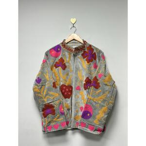 Chaqueta de terciopelo gris para mujer, con bordado floral estilo Suzani, manga larga, cuello alto, estilo bohemio, abrigo de invierno para mujer - Product Image 1
