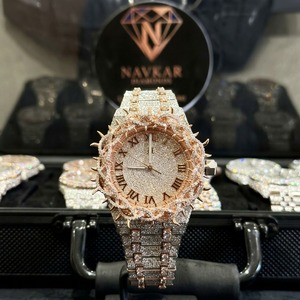 Reloj de Lujo con Diamantes Estilo Iced Out, 42mm, Redondo, Plata de Ley, Analógico, Números Romanos, Cuarzo, para Hombre - Product Image 4