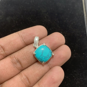 Colgante de plata de ley con turquesa, gema de alta calidad, hermosa joyería, gemas al por mayor para mujeres. - Product Image 1