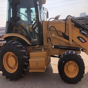 Chargeuse-pelleteuse CAT professionnelle pour les travaux d'excavation et la manutention de matériaux, avec une utilisation efficace et une longue durée de vie. - Product Image 2