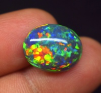 Opale naturelle multi-éclats taille ovale cabochon 6,1 carats, pierre précieuse lâche du Rajasthan avec jeu de couleurs pour la fabrication de bijoux