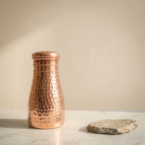 Botella de agua de cobre martillado, diseño tradicional, recipiente portátil para bebidas. (cobre puro certificado) - Product Image 1