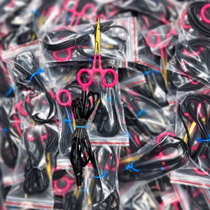 Pinzas de Bloqueo Hemostáticas Multicolores con Base Dorada, Herramienta de Soldadura de Joyería Permanente de Alta Calidad, 5 Pulgadas / Personalizable - Product Image 1