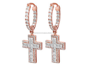 Joyería cristiana moderna de plata 925 con diamantes cultivados en laboratorio, aretes minimalistas con cruz de Jesús para unisex. - Product Image 6